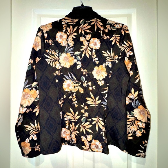 Johnny Was Active Nido Blocked Half-Zip Floral Pullover Top – Size L (EUC) - Picture 2 of 12